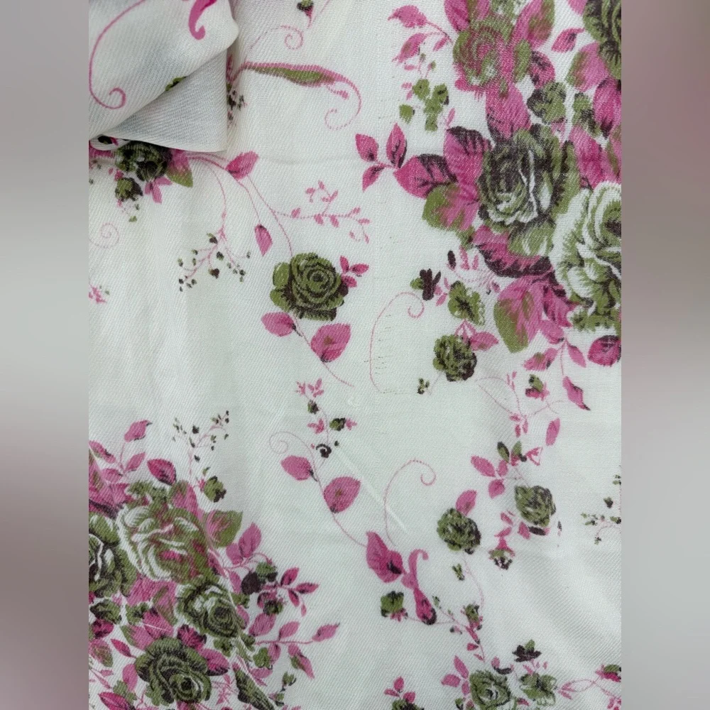 Pashmina ivory floral scarf with pink and green roses